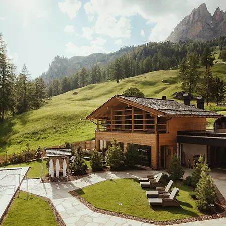 Kolfuschgerhof Mountain Resort-3